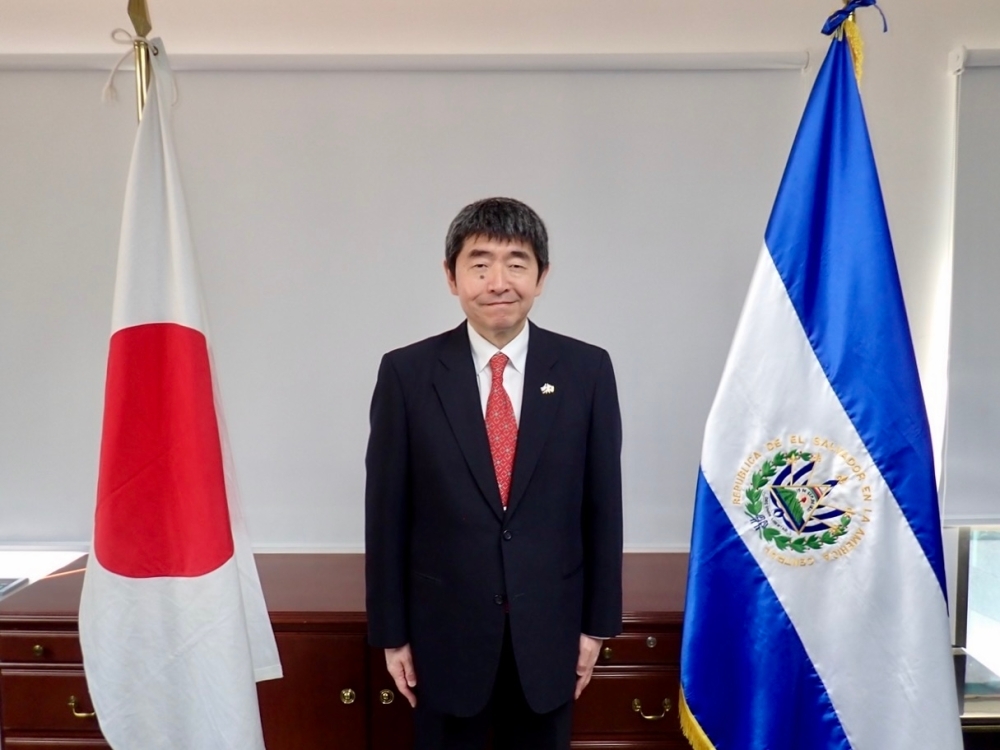 Embajador Taketoshi SANO